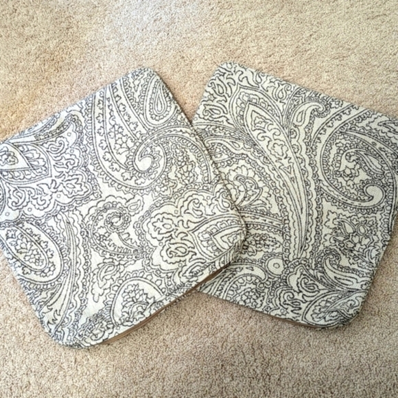 Brand New - (2) La-Z-Boy 18x18 Accent Pillow Covers Paisley Motif - Picture 5 of 14